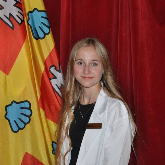 Meet your Posher, Allyson - Picture 1 of 1